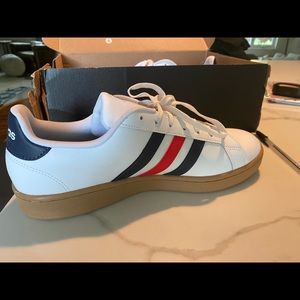 Adidas men’s Grand Court sneakers.